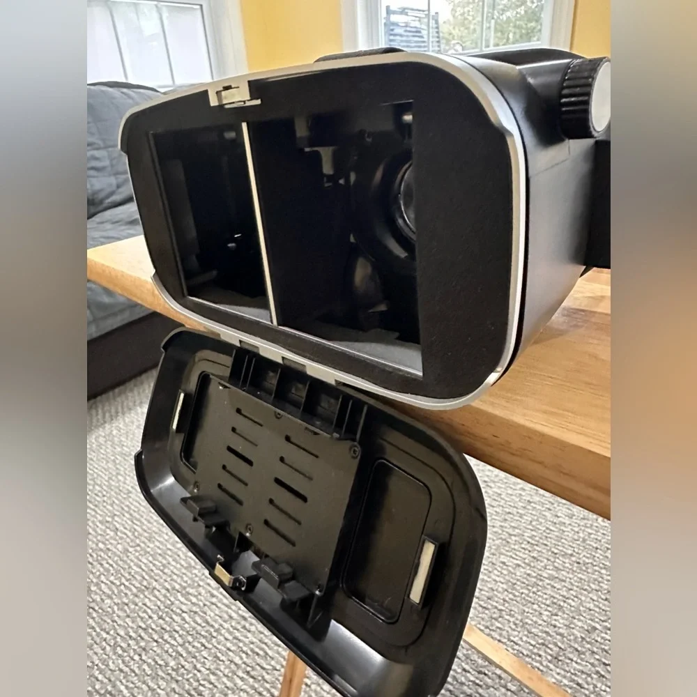 Stark Virtual Reality Headset